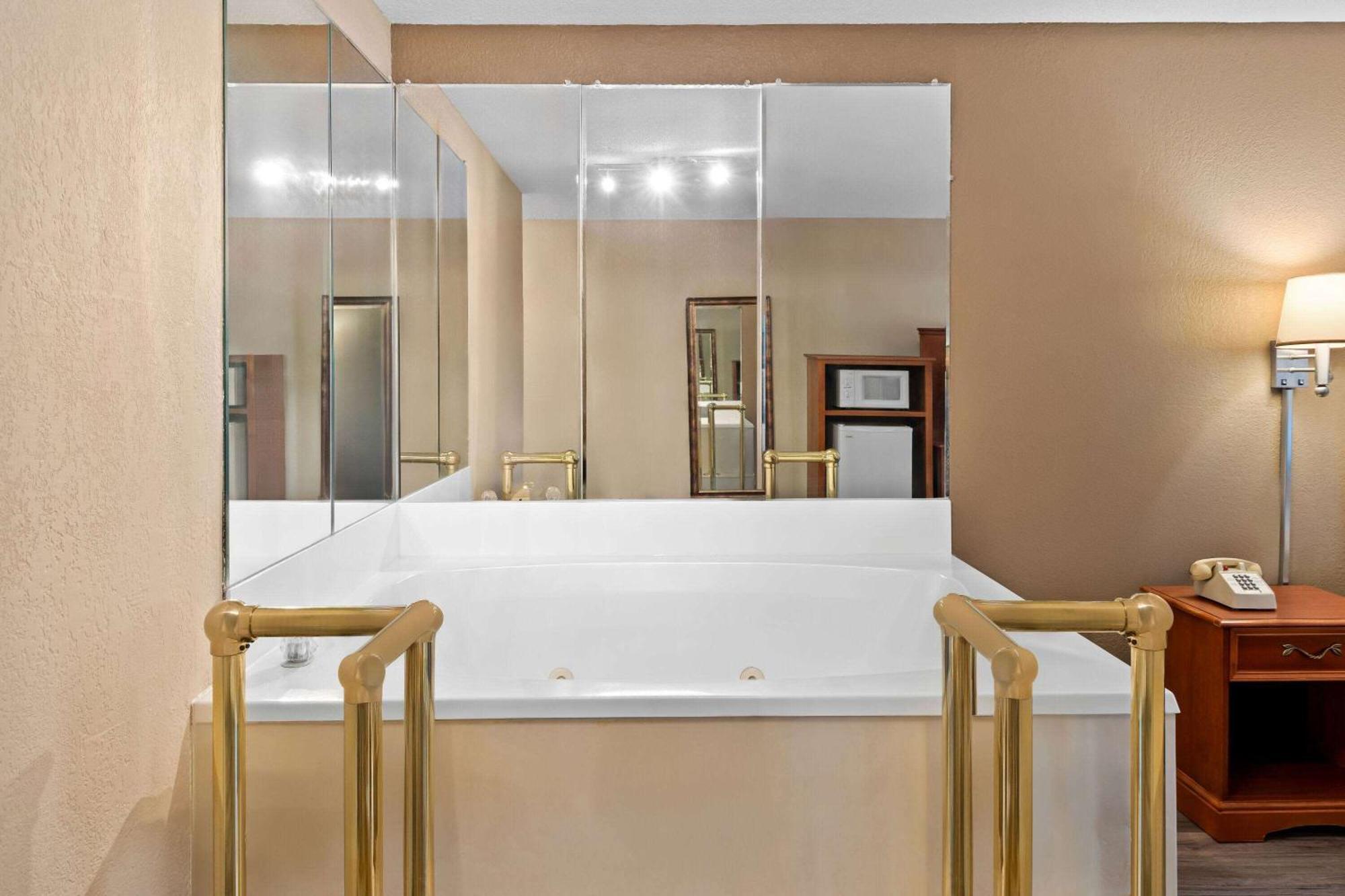 Baymont By Wyndham Lebanon In Vila Exterior foto